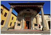 Tuscany  - Fiesole-churchgoer